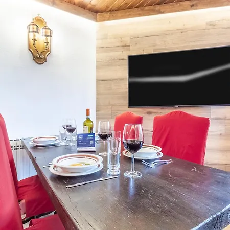 Holiday home Hellochalet Cervino Ski-in Ski-out